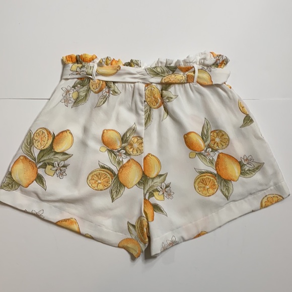 For Love and Lemons white high rise lemon print shorts with pockets size large - Picture 10 of 12